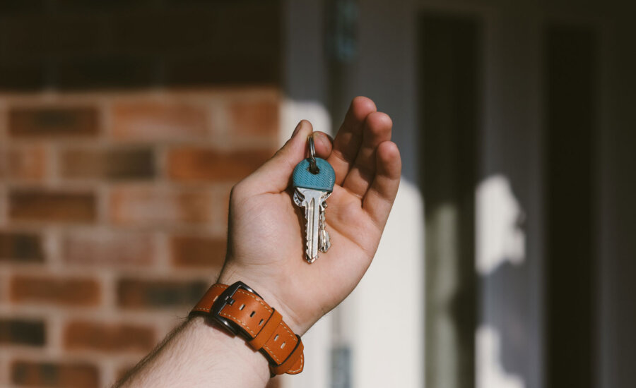 Canadian holding keys to a new home, in hopes that the Bank of Canada rate announcement will have an impact on mortgage rates.